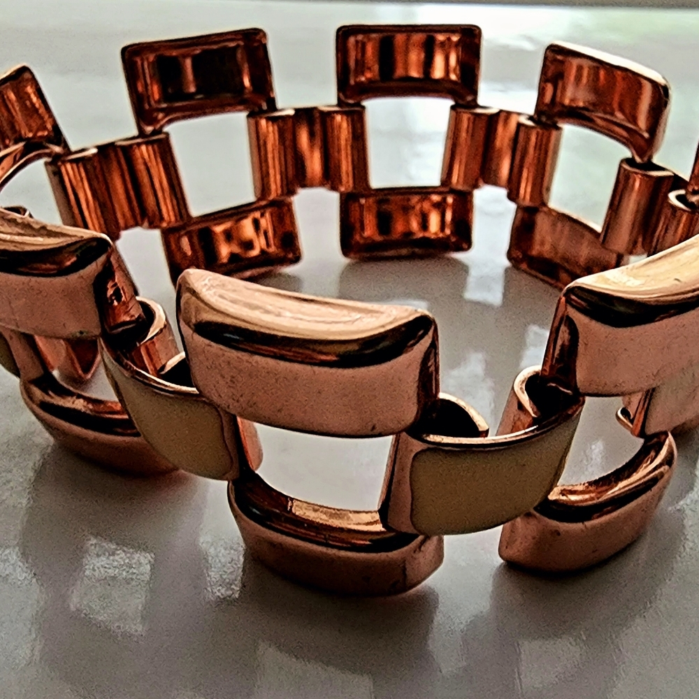 Rose gold with cream enameled link bracelet, contemporary, classic look, bougie - Picture 2 of 6